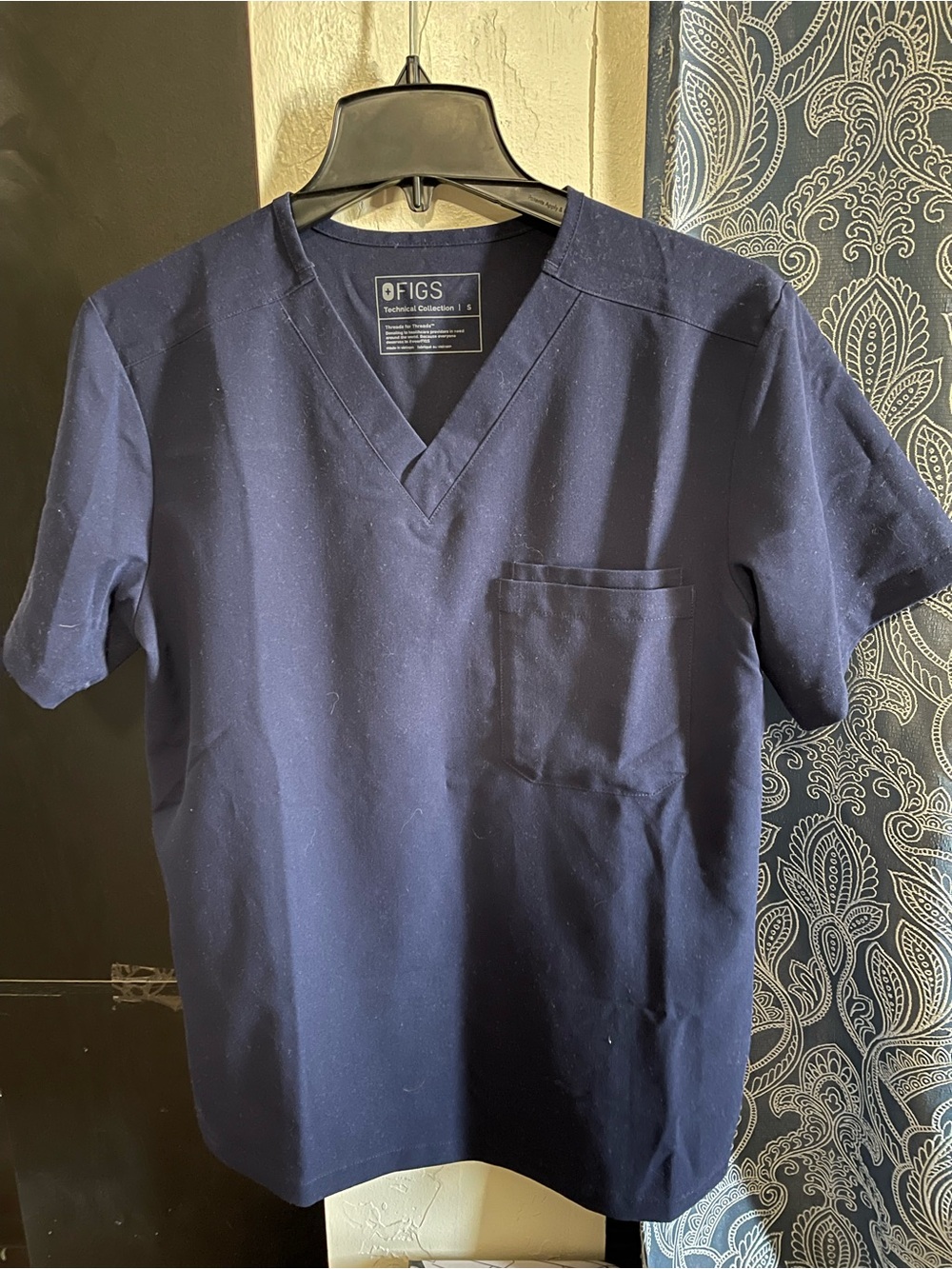 Lot Of 4 Figs Leon Scrub Top Mens MV Neck FM1500 Size Small